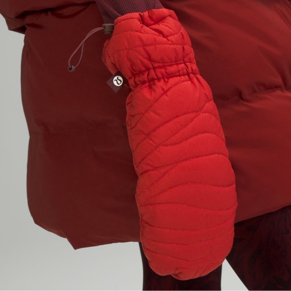 Lululemon Team Canada Quilted Mittens on String Red NEW WITH TAGS - Picture 9 of 11
